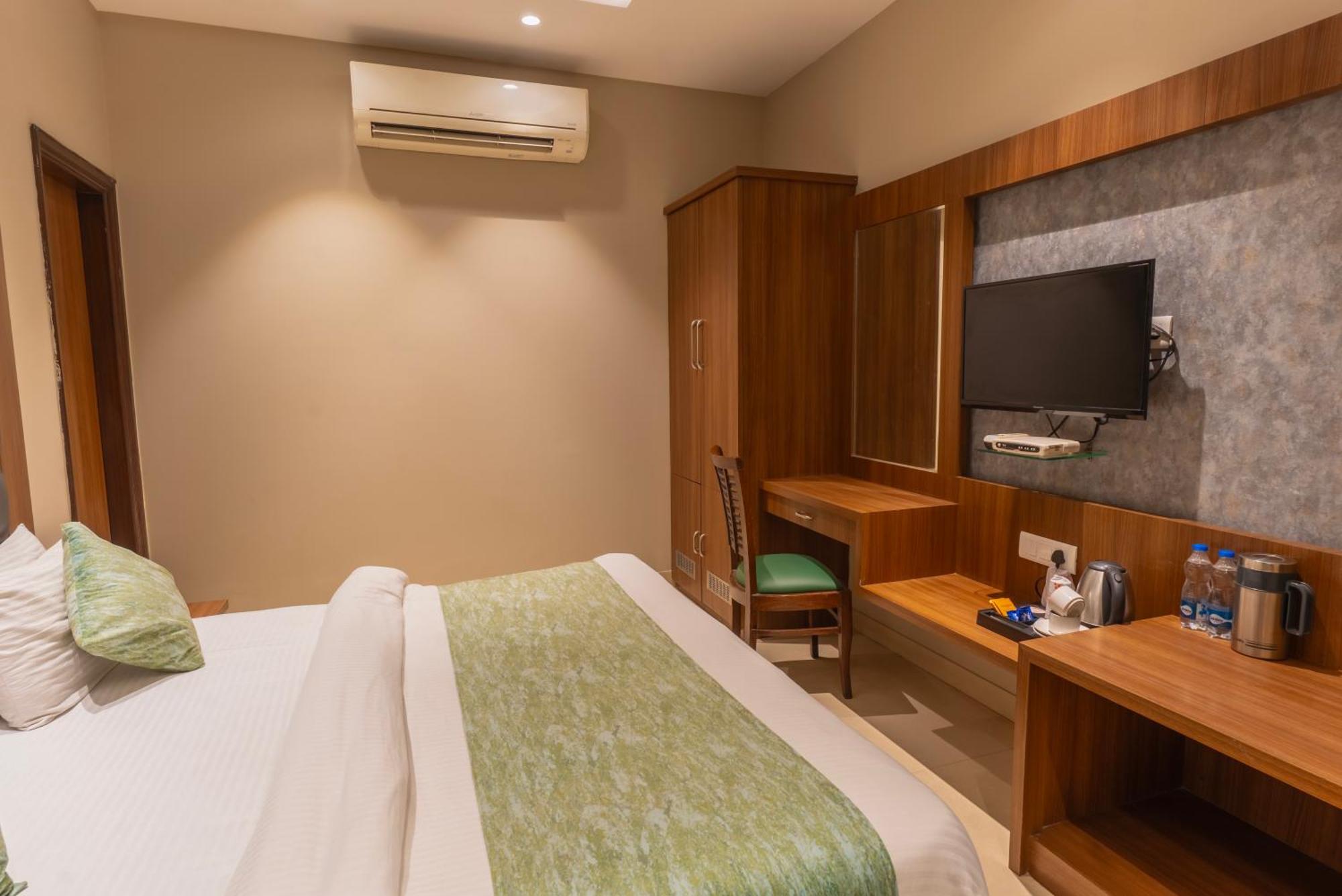 Hotel Amritsar International 2 Min Walk From Amritsar Bus Stand 外观 照片