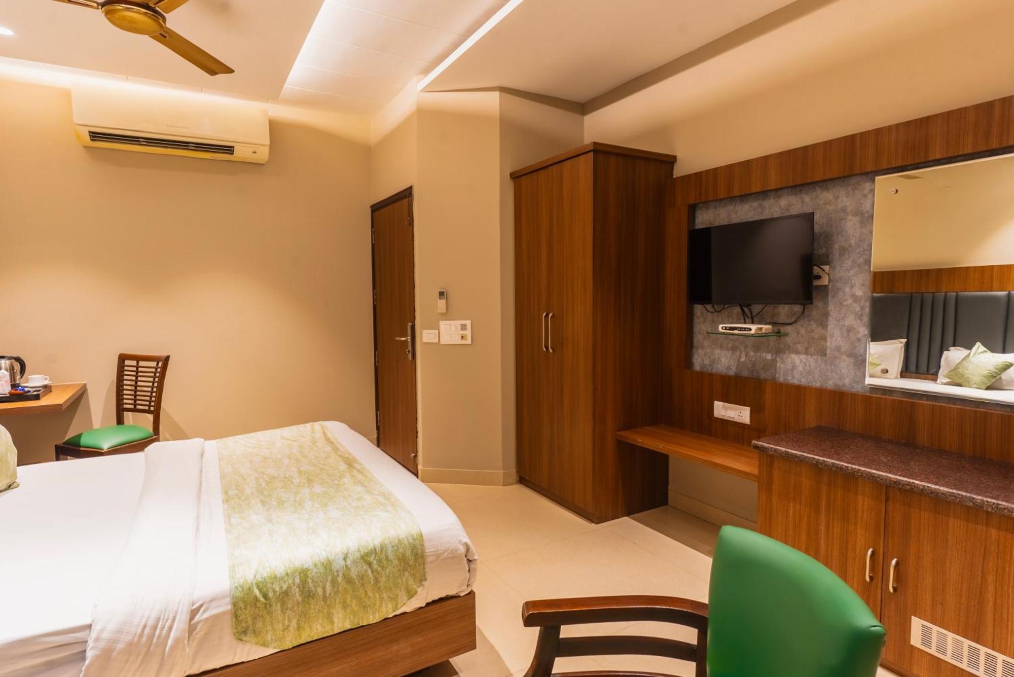 Hotel Amritsar International 2 Min Walk From Amritsar Bus Stand 外观 照片