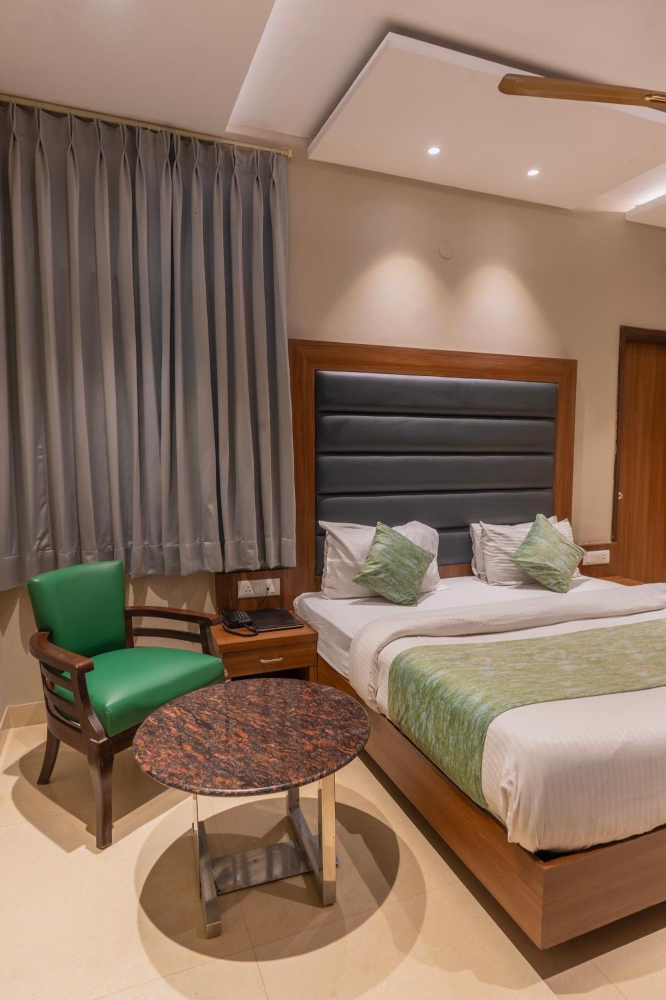Hotel Amritsar International 2 Min Walk From Amritsar Bus Stand 外观 照片