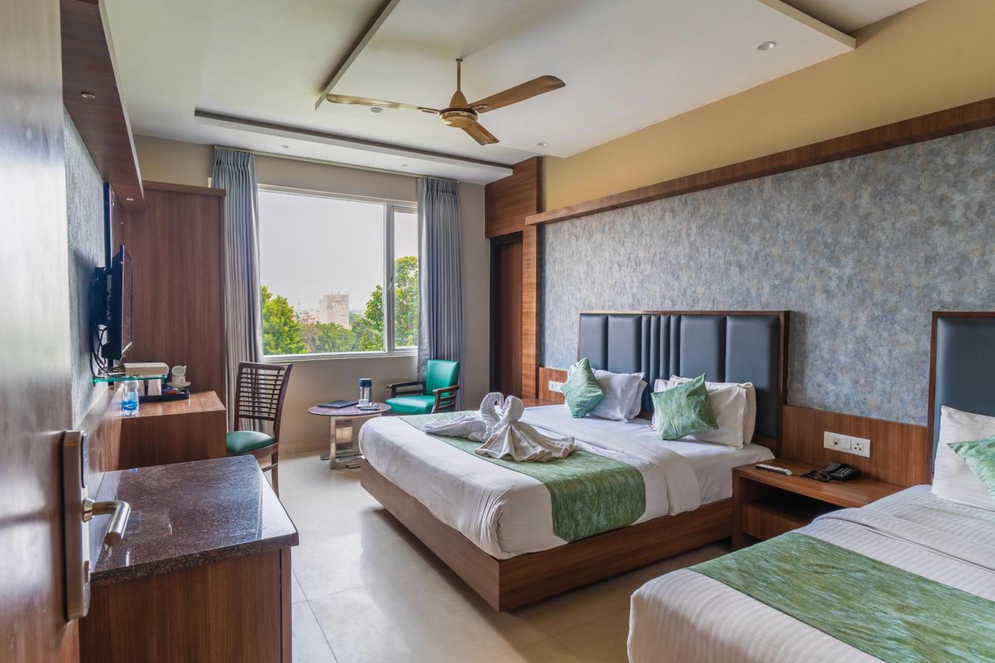 Hotel Amritsar International 2 Min Walk From Amritsar Bus Stand 外观 照片