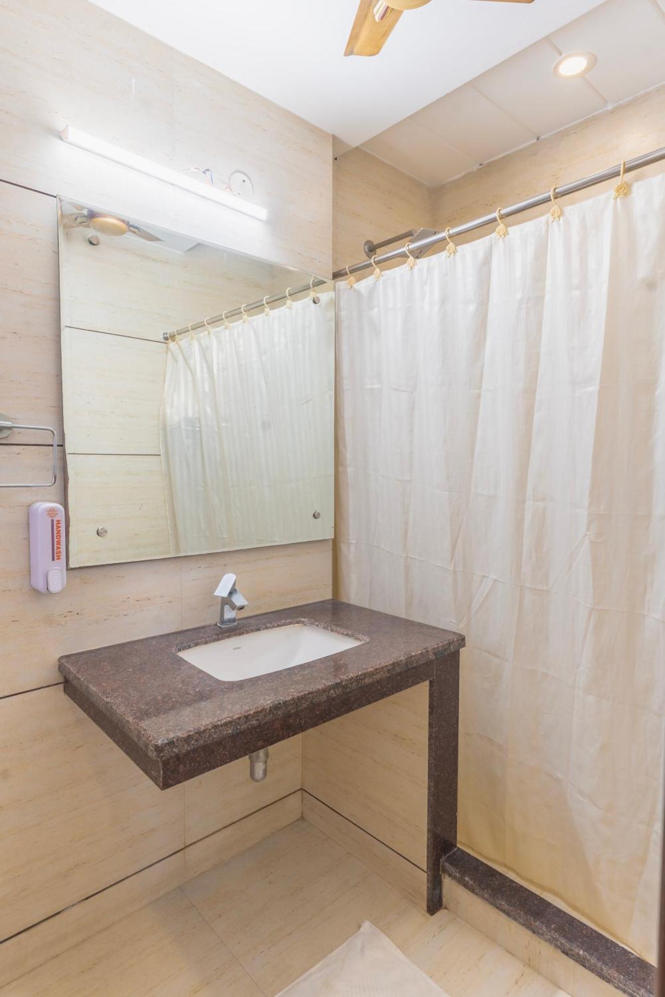 Hotel Amritsar International 2 Min Walk From Amritsar Bus Stand 外观 照片