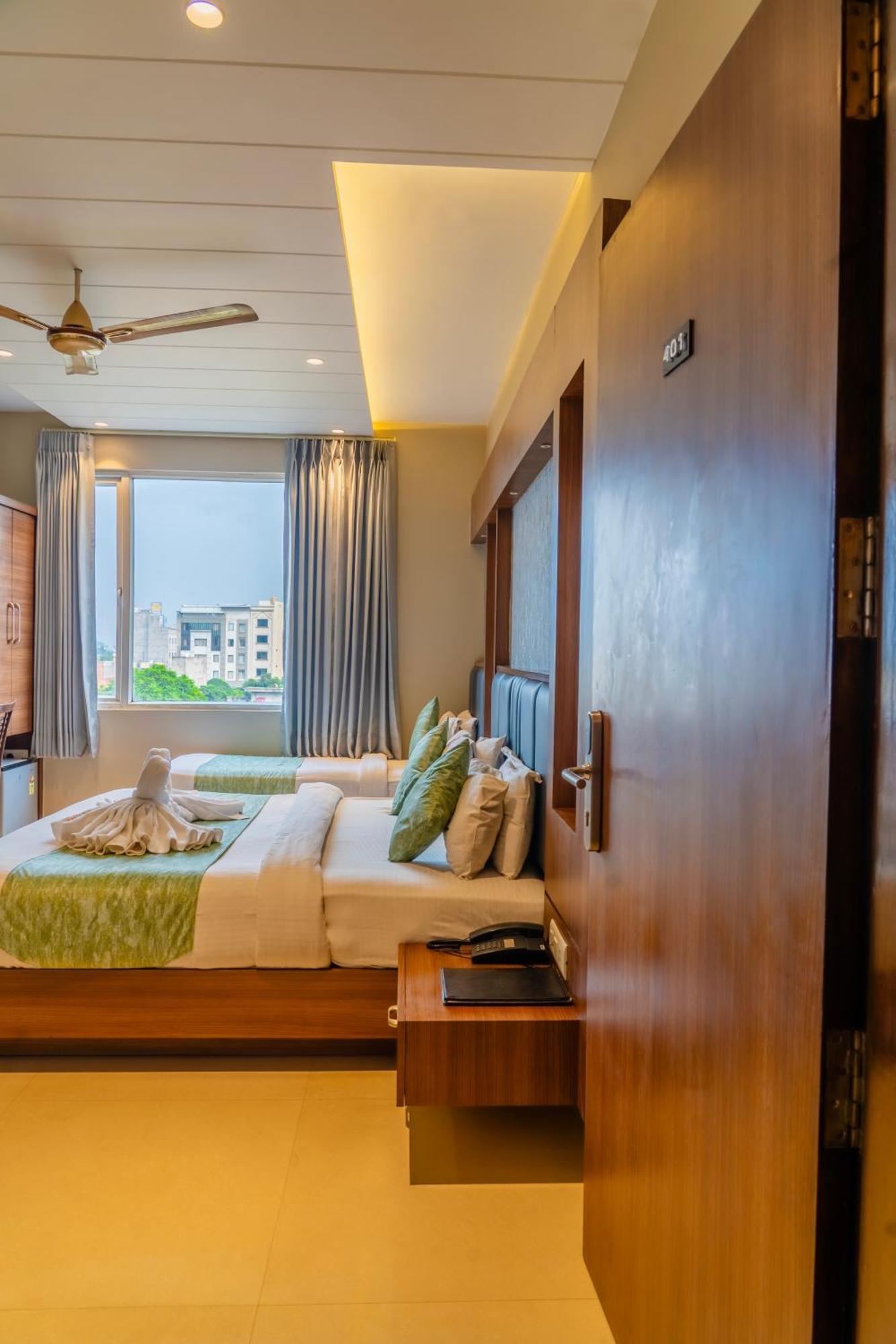 Hotel Amritsar International 2 Min Walk From Amritsar Bus Stand 外观 照片
