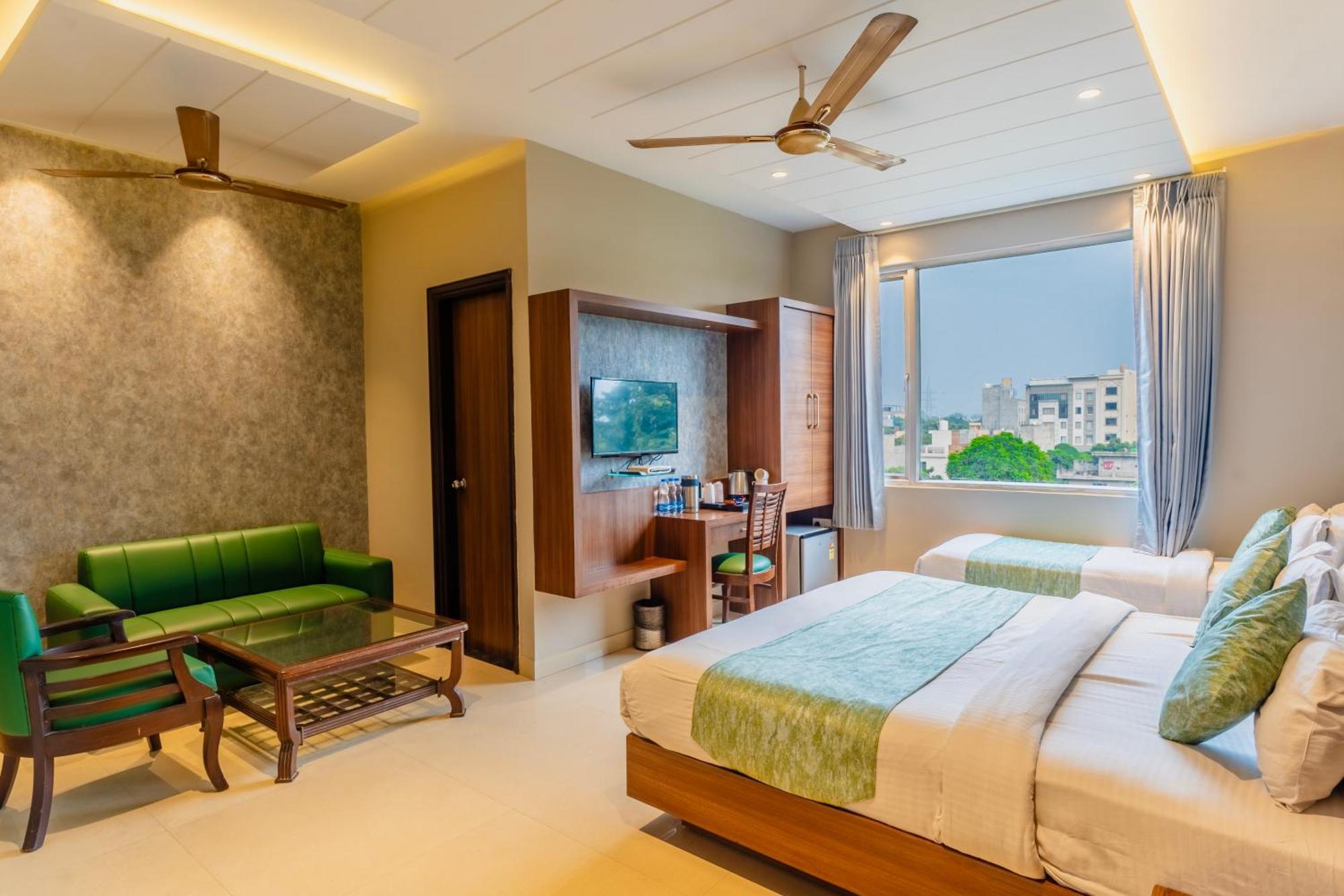 Hotel Amritsar International 2 Min Walk From Amritsar Bus Stand 外观 照片